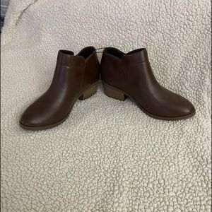 Time and tru ankle booties size 8 NWT